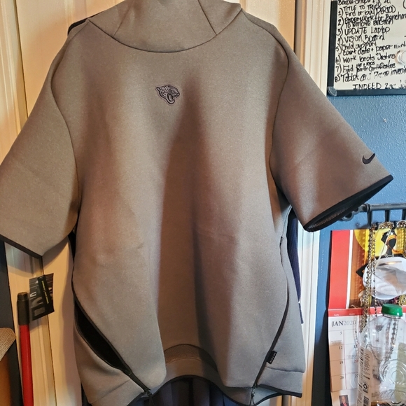 Jacket - Picture 2 of 7